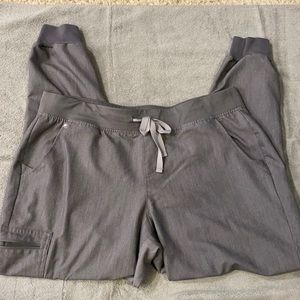 Figs Jogger Scrub Pants in Heather Gray